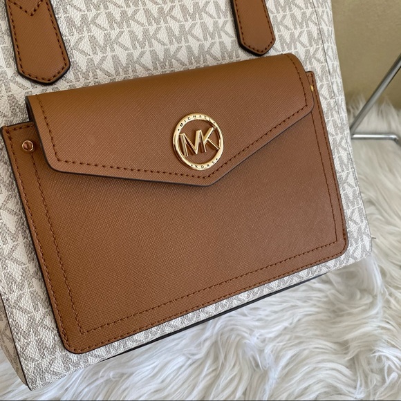 New Michael Kors Joey medium bucket shoulder tote Bag - Picture 14 of 15